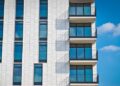 임대료 상승에 투자자 수익률은 되레 높아져..무주택자 부담은 가중, 청년층 진입은 더 어려워져